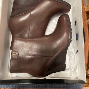 Ralph Lauren Brown Calf Boots size 8B